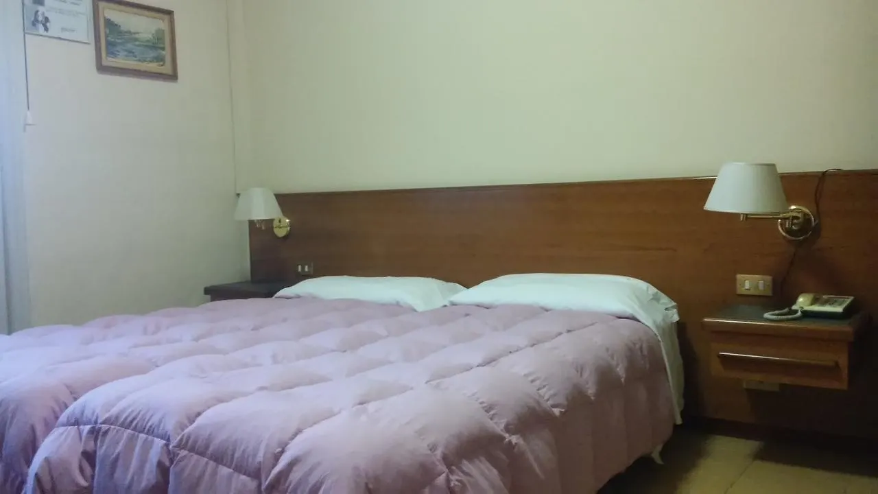 Hotel Due Fontane Casalpusterlengo 2*,  Italy